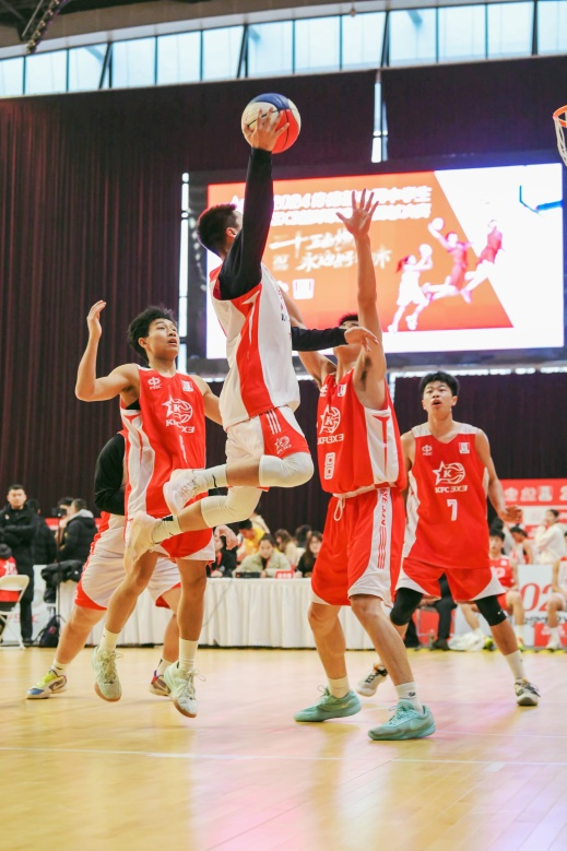 激动人心的国内篮球联赛对决的简单介绍