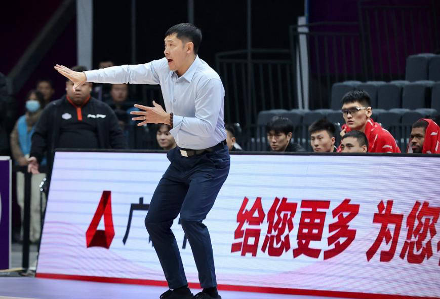 澳客体育官网-关于曝张庆鹏接替闵鹿蕾出任北控主帅休赛期将有球员变动的信息