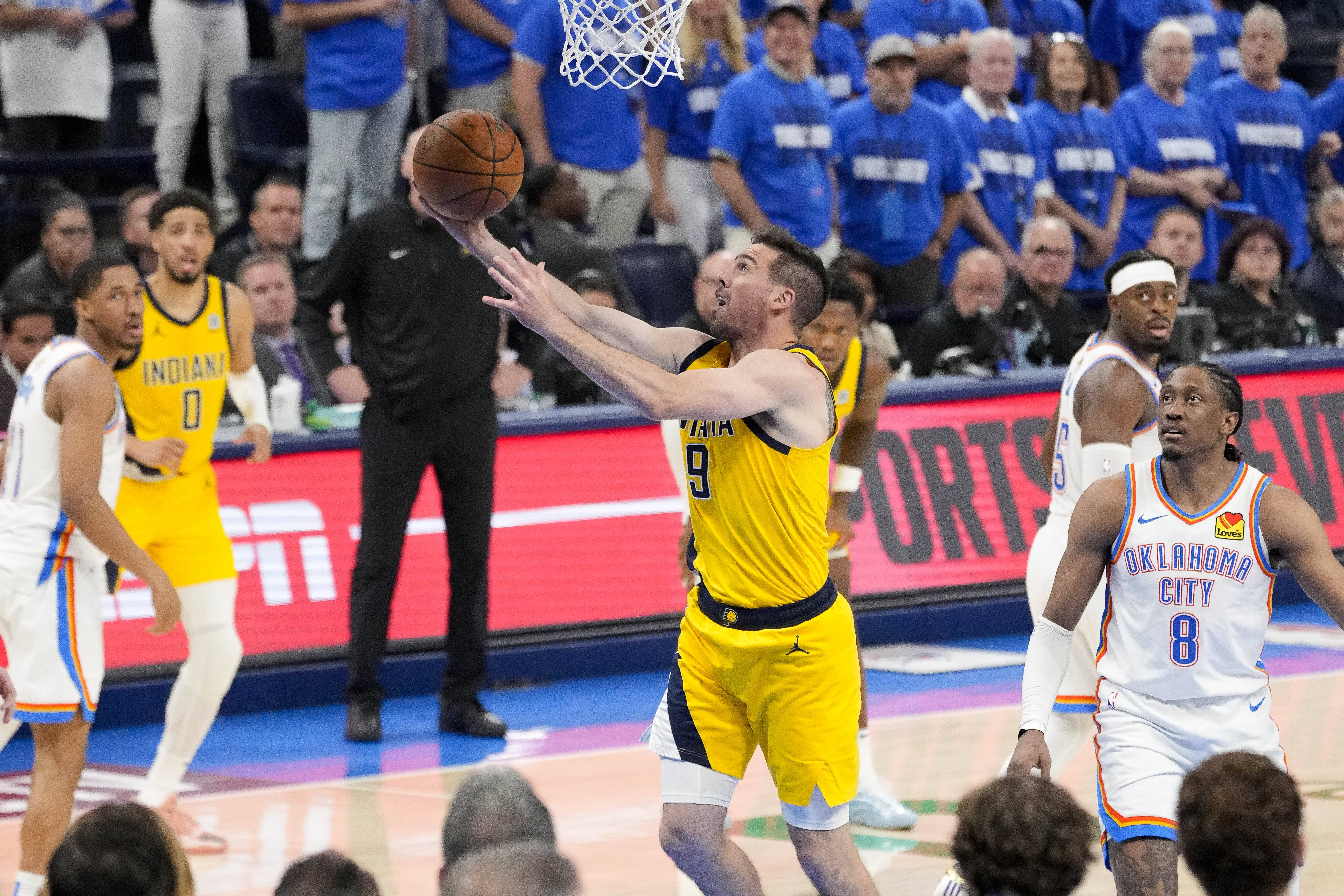 NBA-哈里伯顿右小腿拉伤将核磁检查G6出战成疑