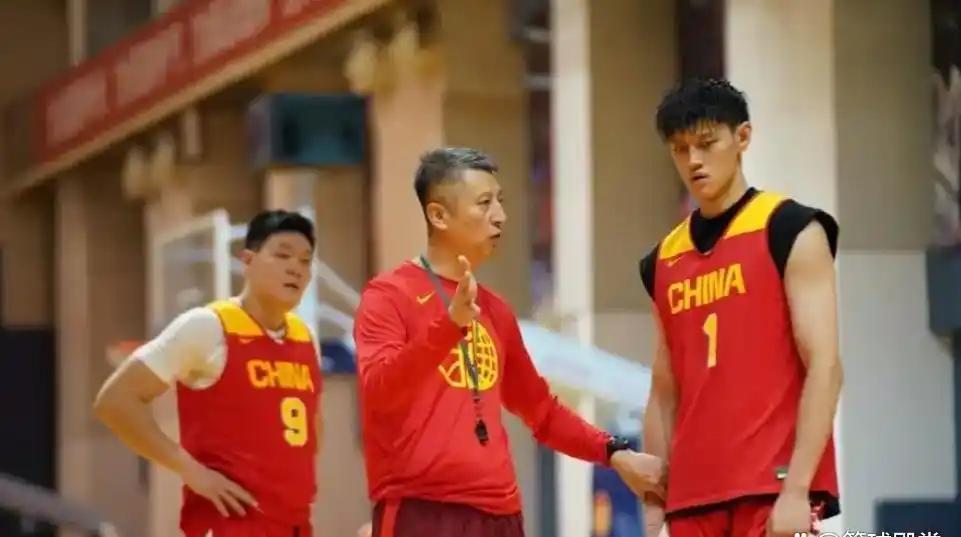 包含25年亚预赛回顾：赵睿16分8板5助，中国大胜日本的词条
