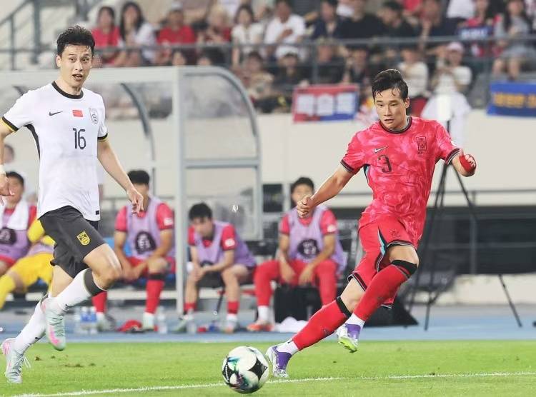 包含国足选帅消息：40多人报名，100％败率教练也想执教，的词条