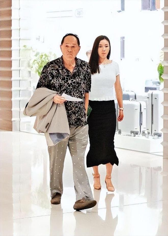 澳客体育app-关于李学鹏曾跟邓卓翔是国少好友，如今后者已退役，而他还在坚持的信息