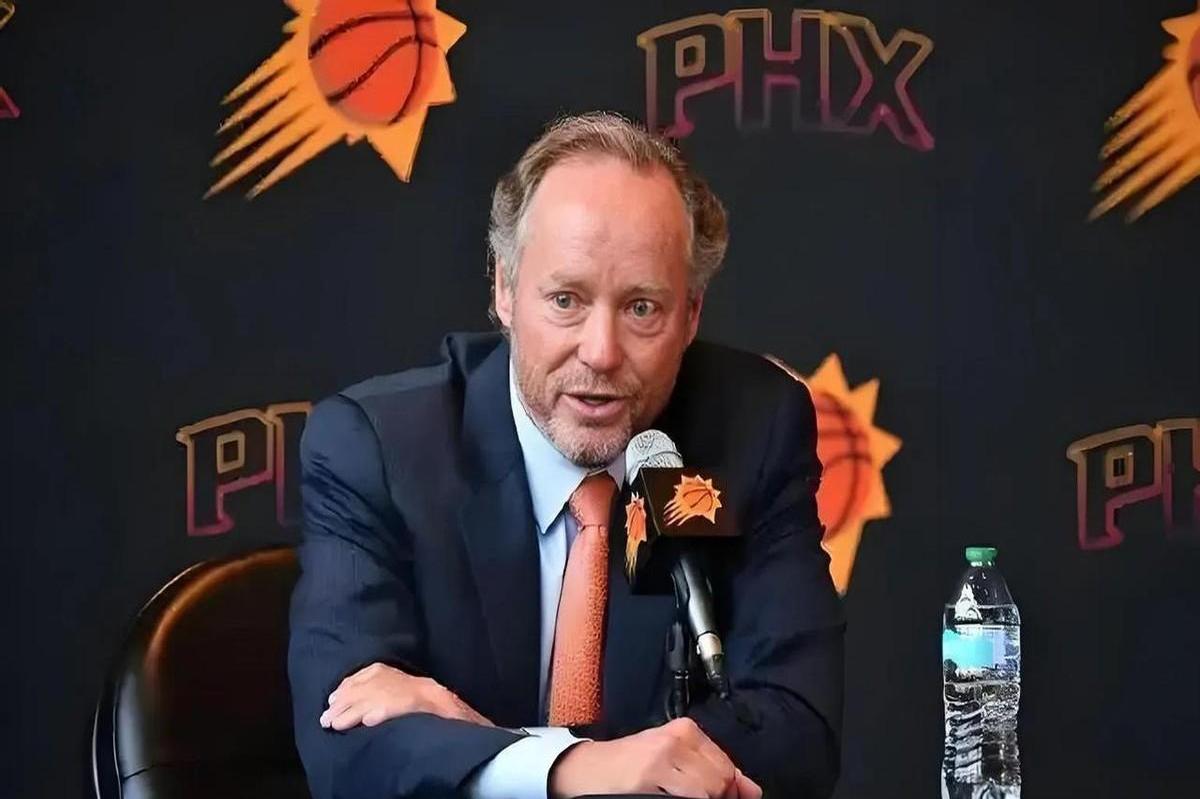 包含詹姆斯-琼斯离开太阳出任NBA执行副总裁的词条